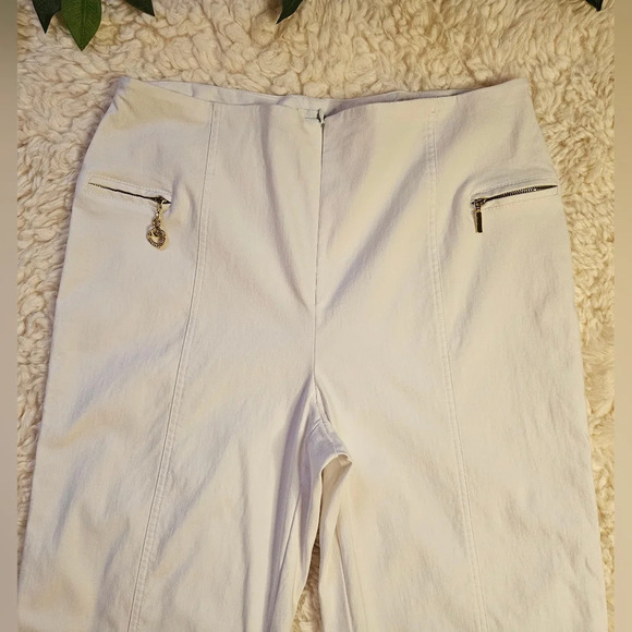 Joseph Ribkoff Classic Spring Capris w/Gold zippers and heart charm - Picture 3 of 8